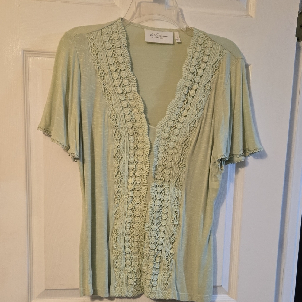 La Bellum Hillary Scott Light Green Lace Accent Top